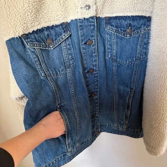 AMERICAN EAGLE Sherpa Trim Denim Trucker Blue Jean Jacket Size XL