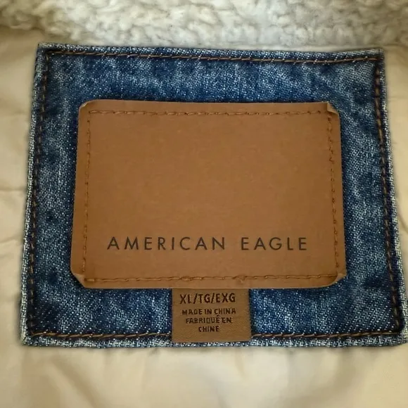AMERICAN EAGLE Sherpa Trim Denim Trucker Blue Jean Jacket Size XL