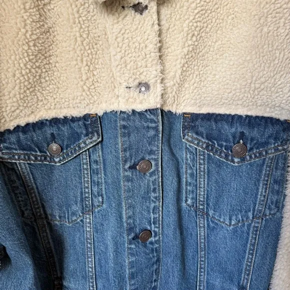 AMERICAN EAGLE Sherpa Trim Denim Trucker Blue Jean Jacket Size XL
