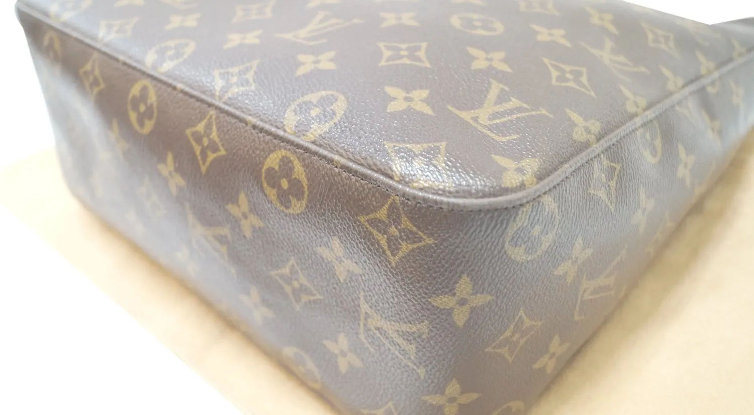 LOUIS VUITTON Monogram Canvas Looping GM Shoulder Bag