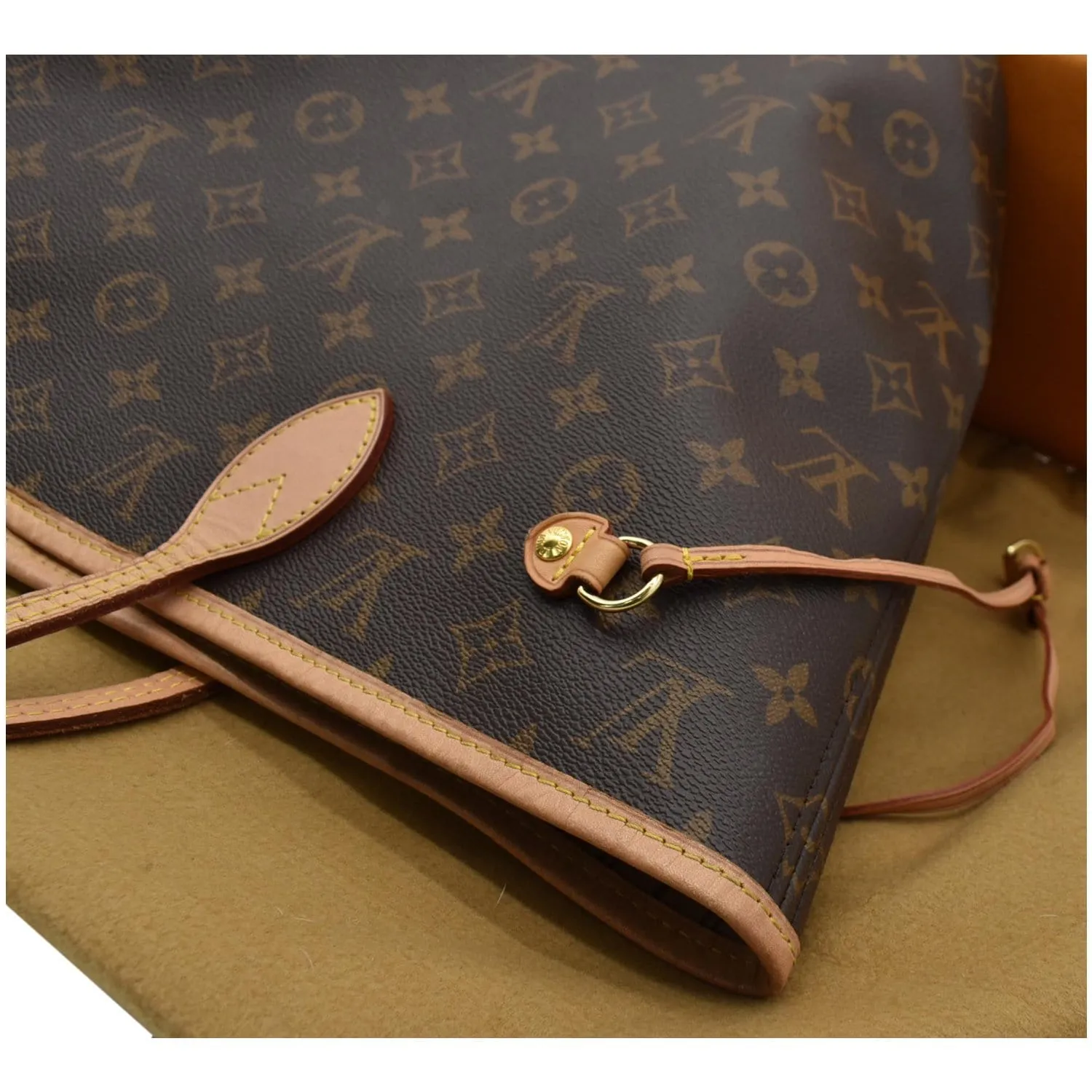 LOUIS VUITTON Neverfull MM Monogram Canvas Shoulder Bag Brown