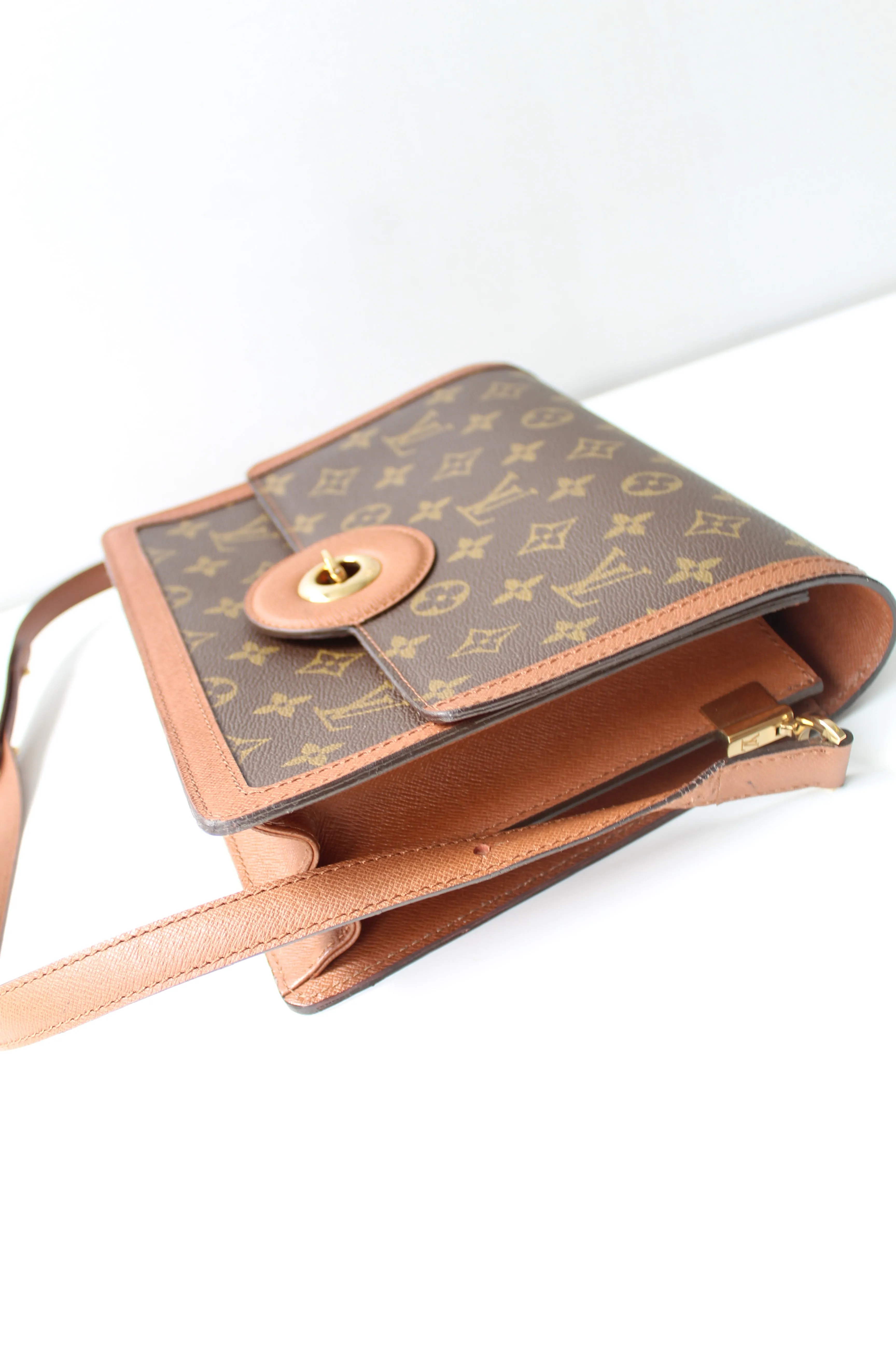 Louis Vuitton Vintage Raspail