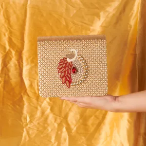 Mayuraa clutch