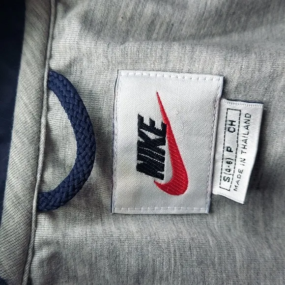 NIKE Vintage Women's Windbreaker bomber snap cropped Jacket Sz S
