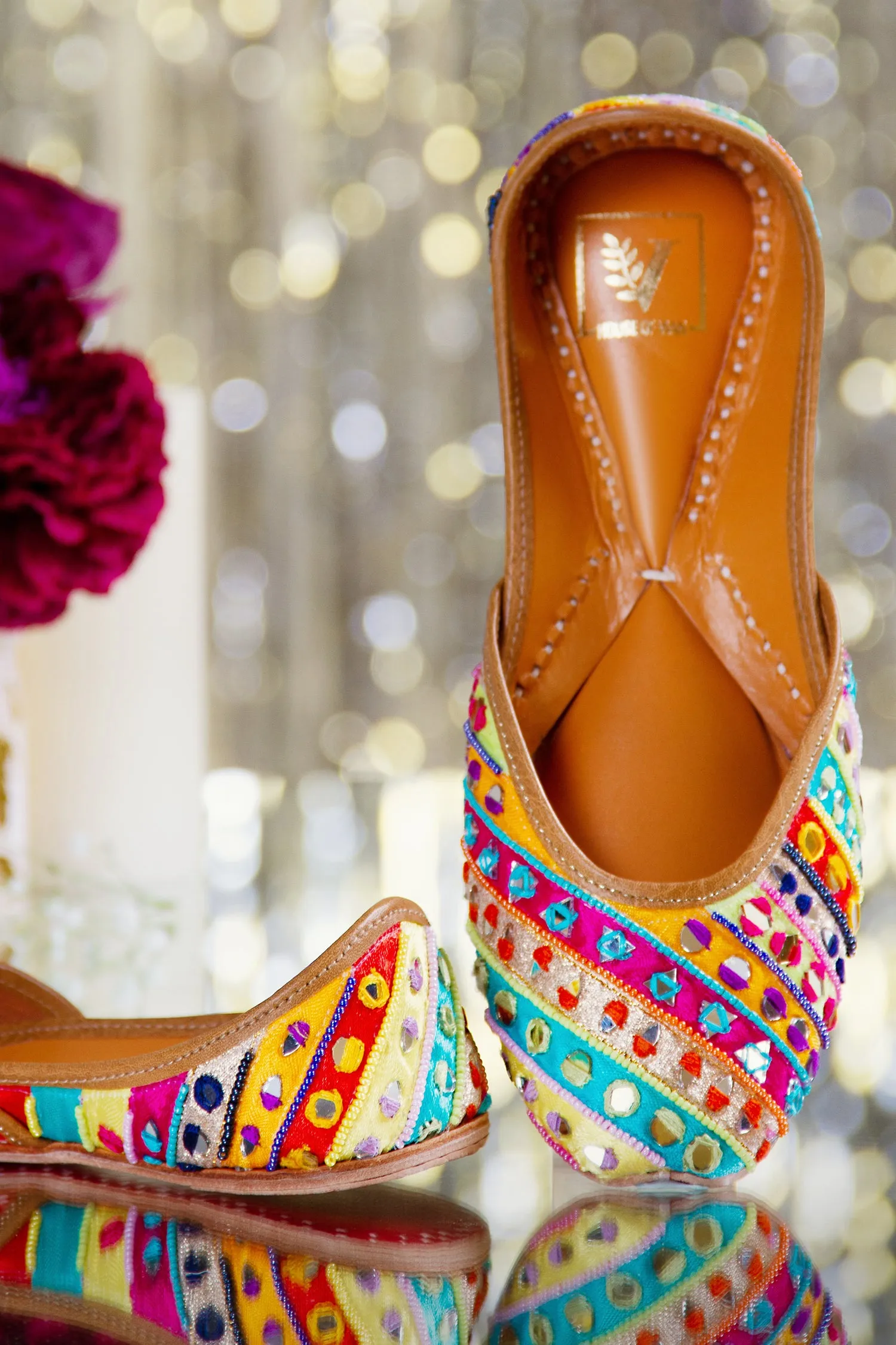 Rangrez Juttis & Handbag Combo
