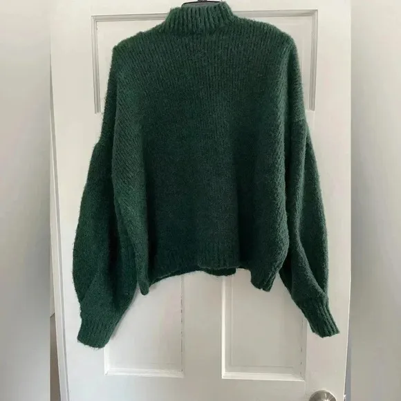Veto Moda Ratana Button Shoulder Sweater