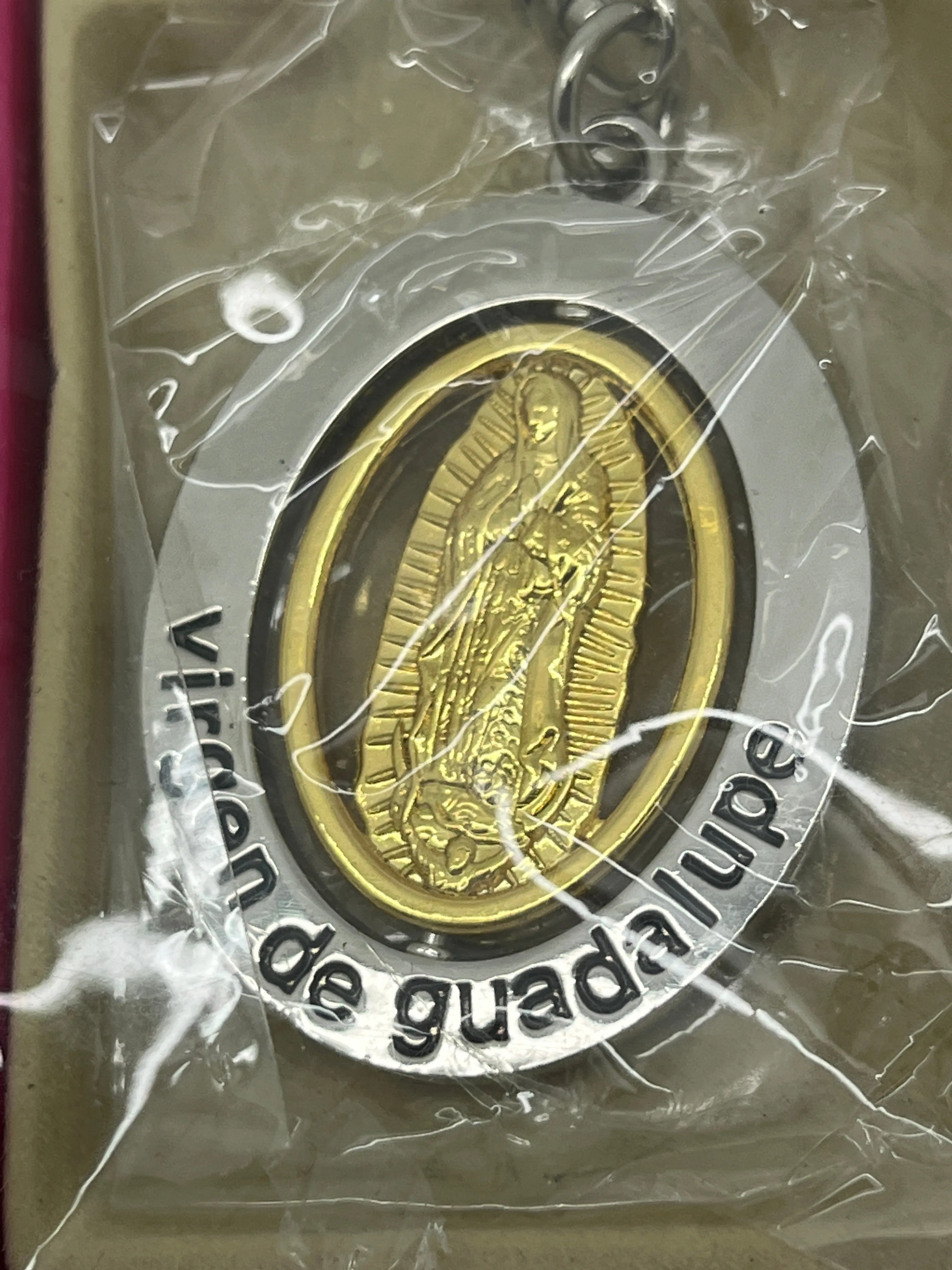 Virgen de Guadalupe llavero de dos tonos