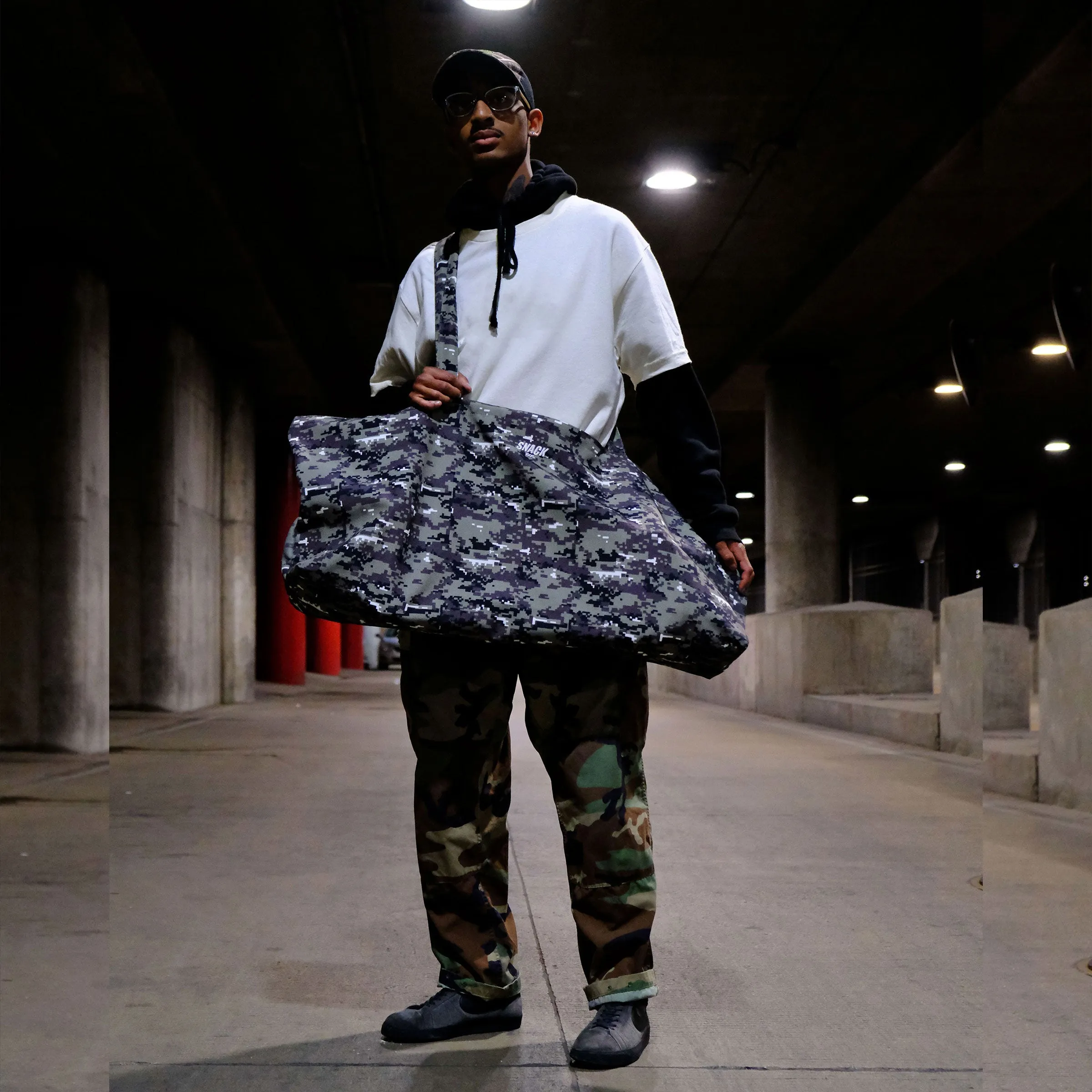 XXXL SKATEBOARD TOTE BAG - DIGI CAMO