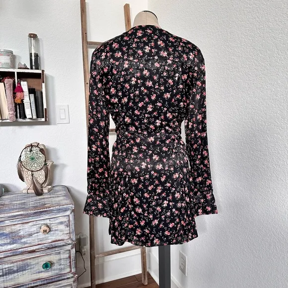 ZARA Black Floral Long Sleeve Mini V Neck dress with long cuffed sleeves sz: M