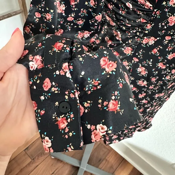 ZARA Black Floral Long Sleeve Mini V Neck dress with long cuffed sleeves sz: M