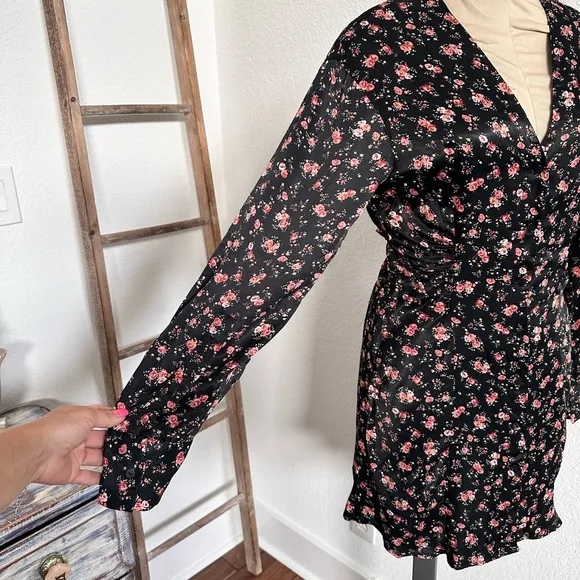 ZARA Black Floral Long Sleeve Mini V Neck dress with long cuffed sleeves sz: M